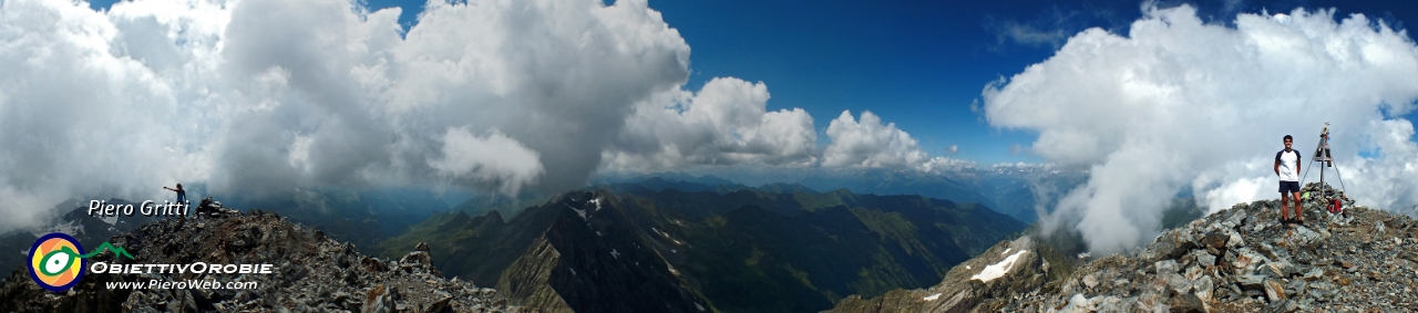 75 Panoramica a largo raggio in vetta al Diavolo.jpg